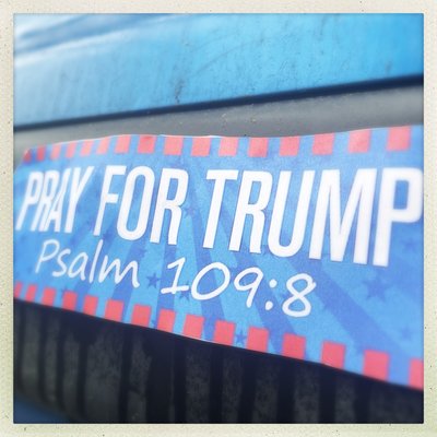 Pray for Trump Plakat